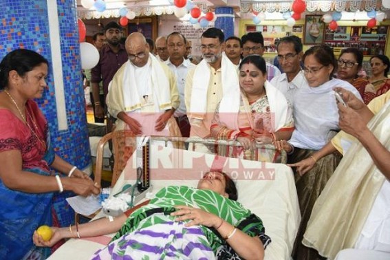 Congress, BJP leaders visit Hindu temple : Communists skip Congress, BJP leaders visit Hindu temple : Communists skip